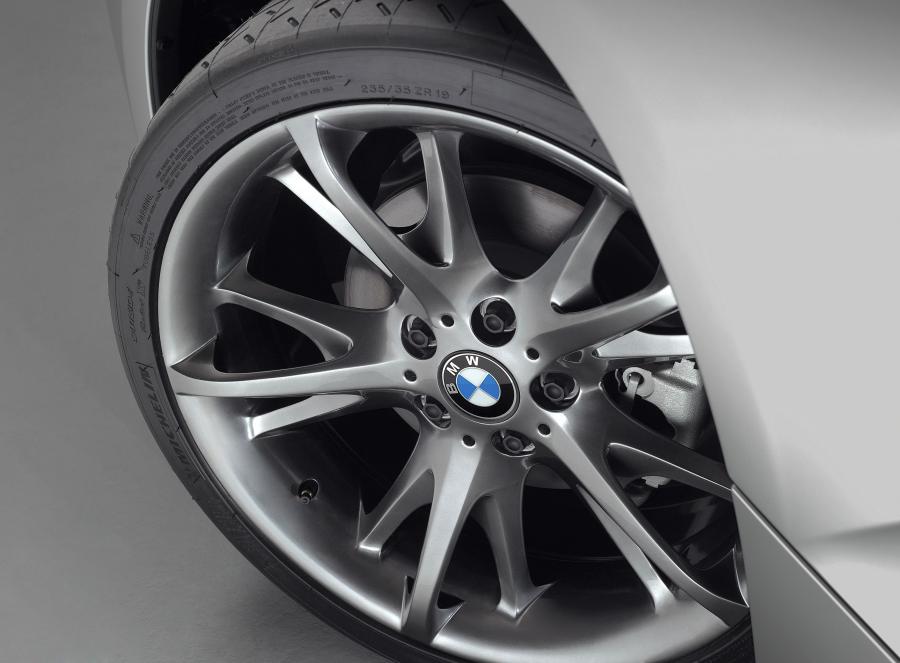 Колеса BMW Z4 Coupe Concept (E86) 2005 года  (фото 22 из 28)